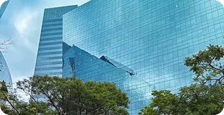 Fachada do prédio dos escritórios do banco BV